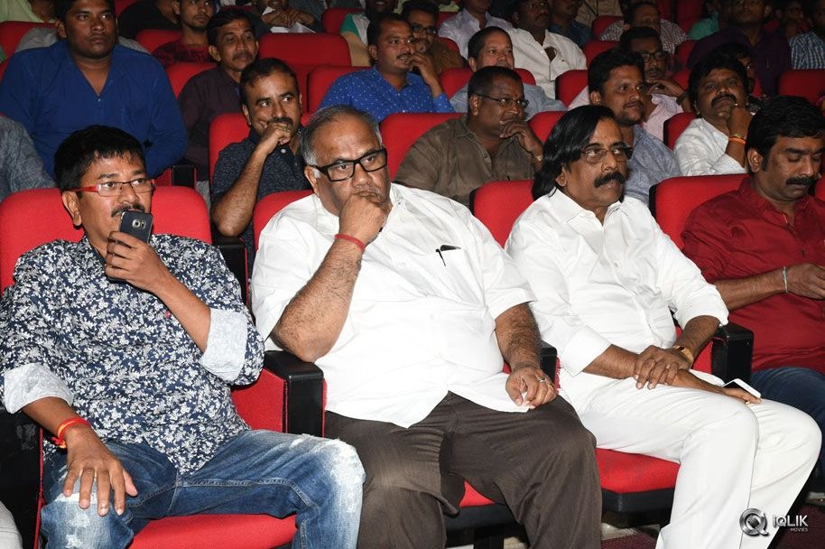 Aatadukundam-Raa-Movie-Audio-Function